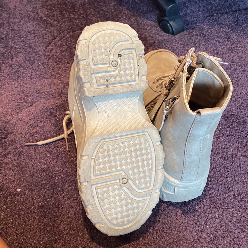 Neutral Boots - Picture 4 of 5